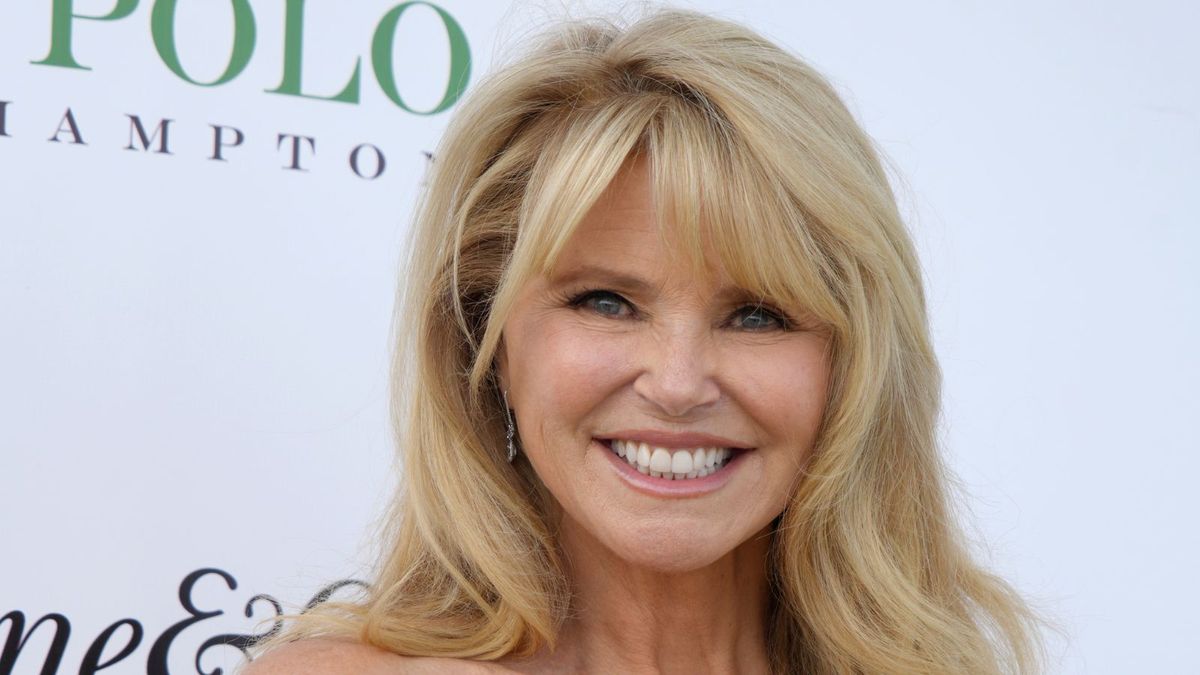 Christie Brinkley's blue cabinets instill a sense of calm | Homes & Gardens