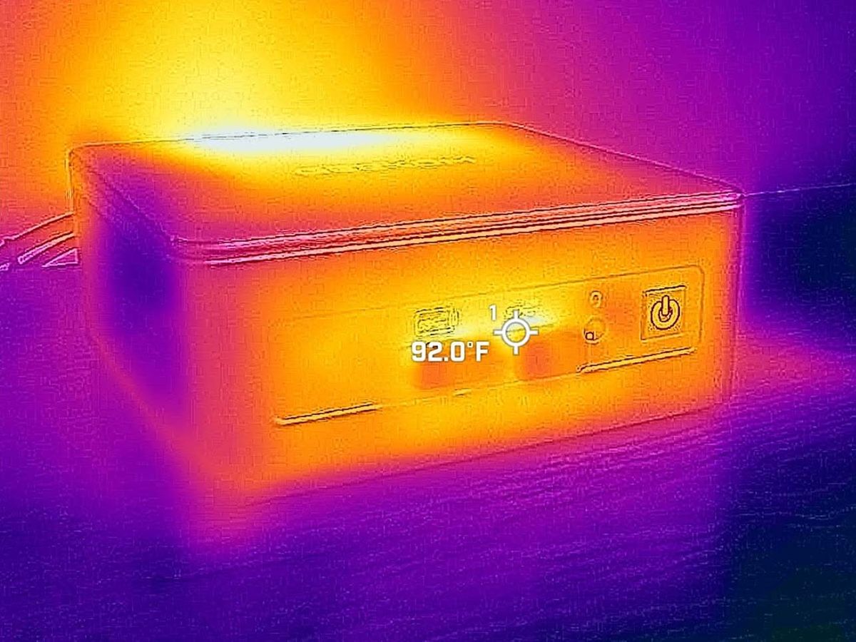 Pictures taken with a thermal camera of the Geekom IT13's front ports, which read 92 degrees F.