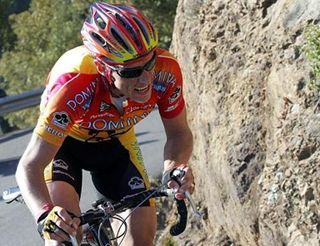Jorg Ludewig (Domina Vacanze) away on his own in the 2005 Paris - Nice