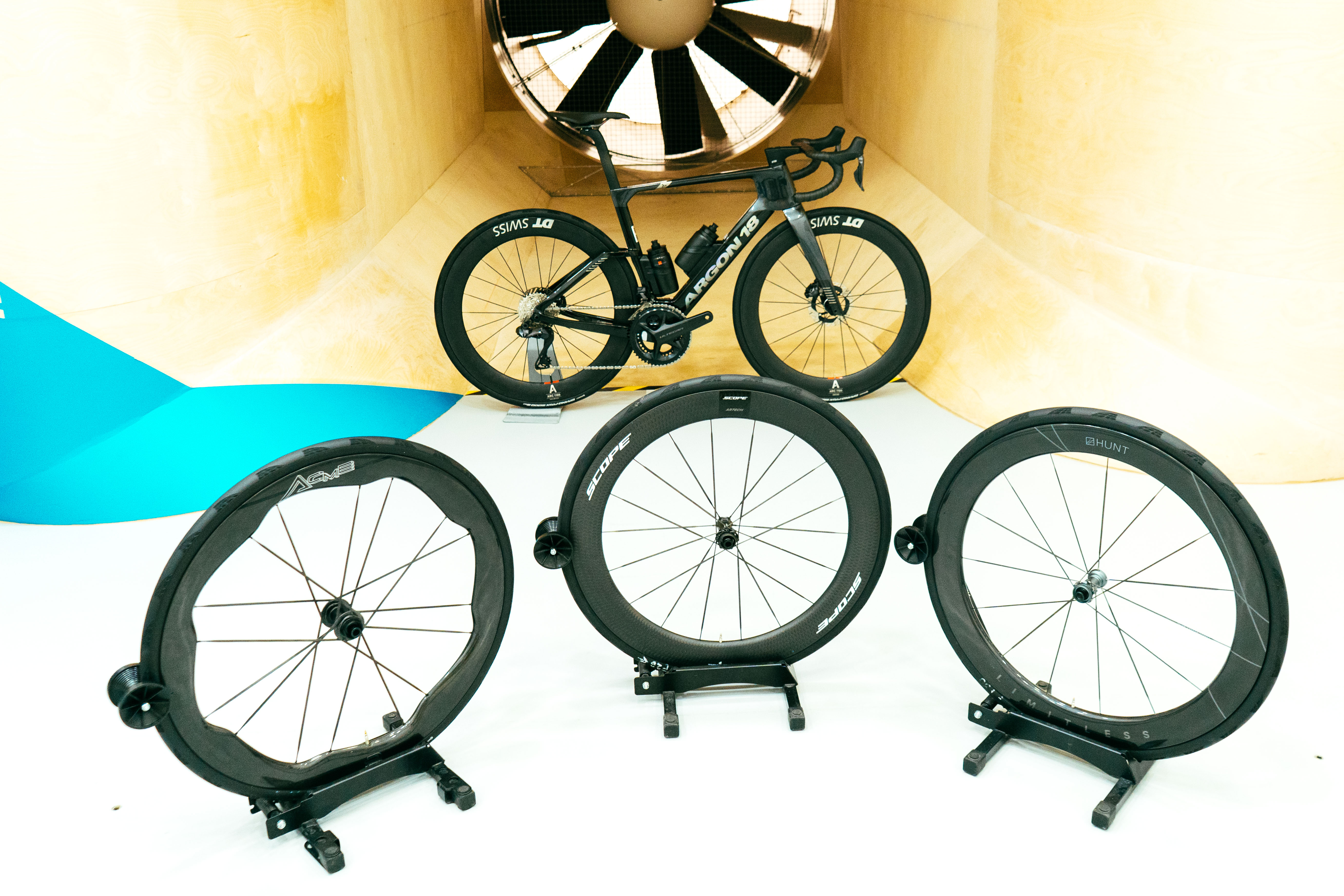 Wind tunnel wheels test