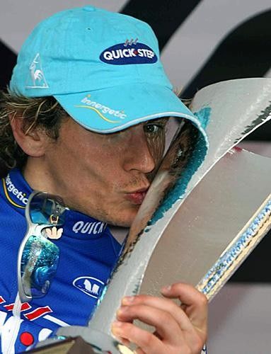 Filippo Pozzato (Quick.Step) kisses the Sanremo trophy