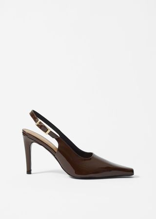 Slingback-Pumps aus Lackleder