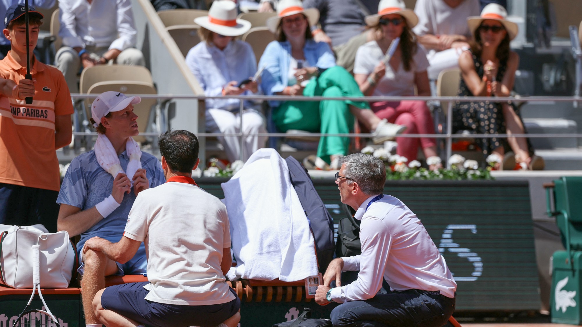Jannik Sinner injured during French Open match