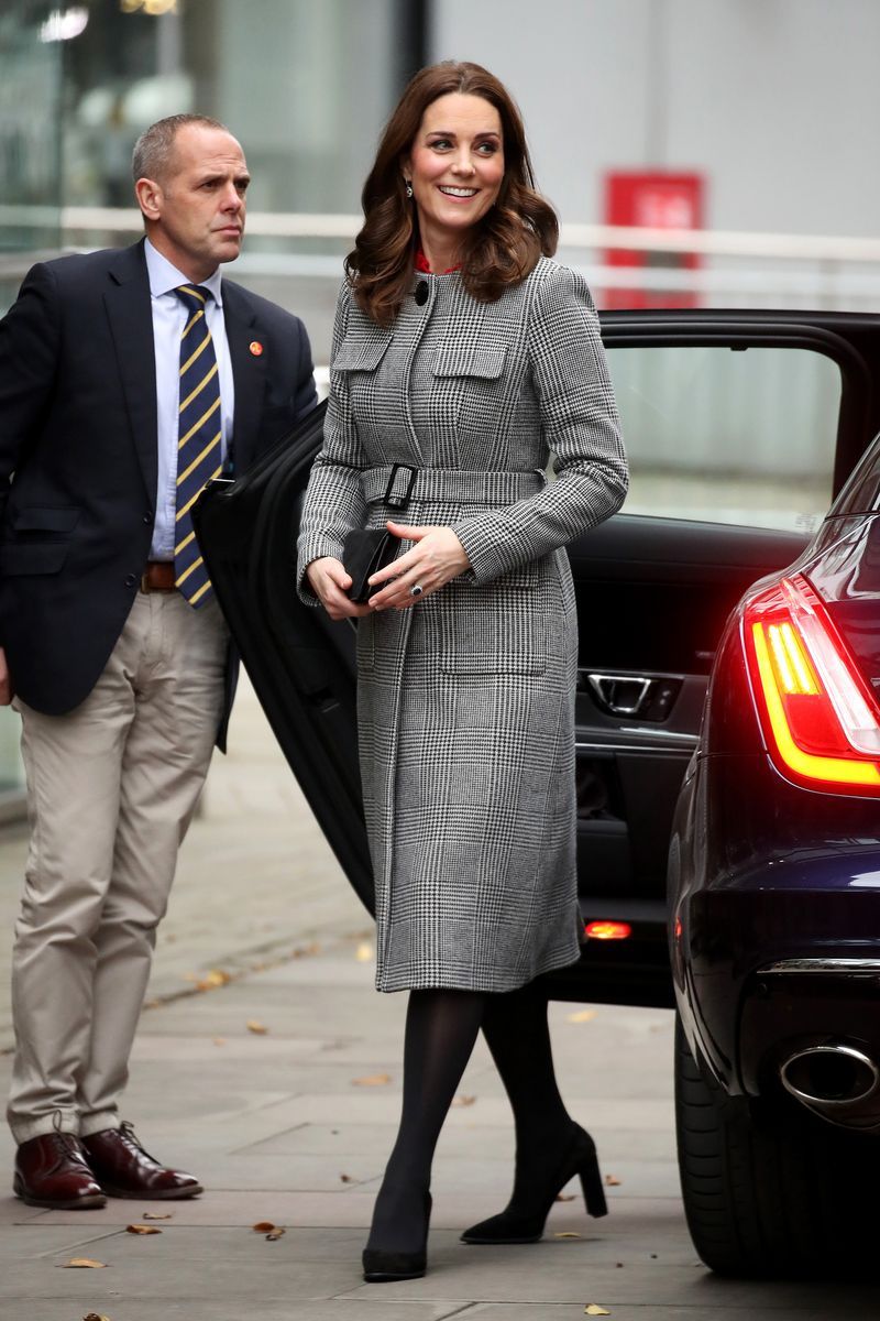Luxury vehicle, Street fashion, Fashion, Dress, Suit, Automotive design, Vehicle, Car, Footwear, Tights,