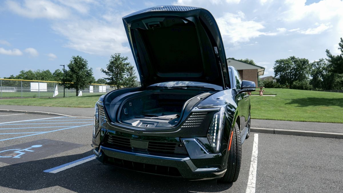 2025 Cadillac Escalade IQ Sport 2 test drive.