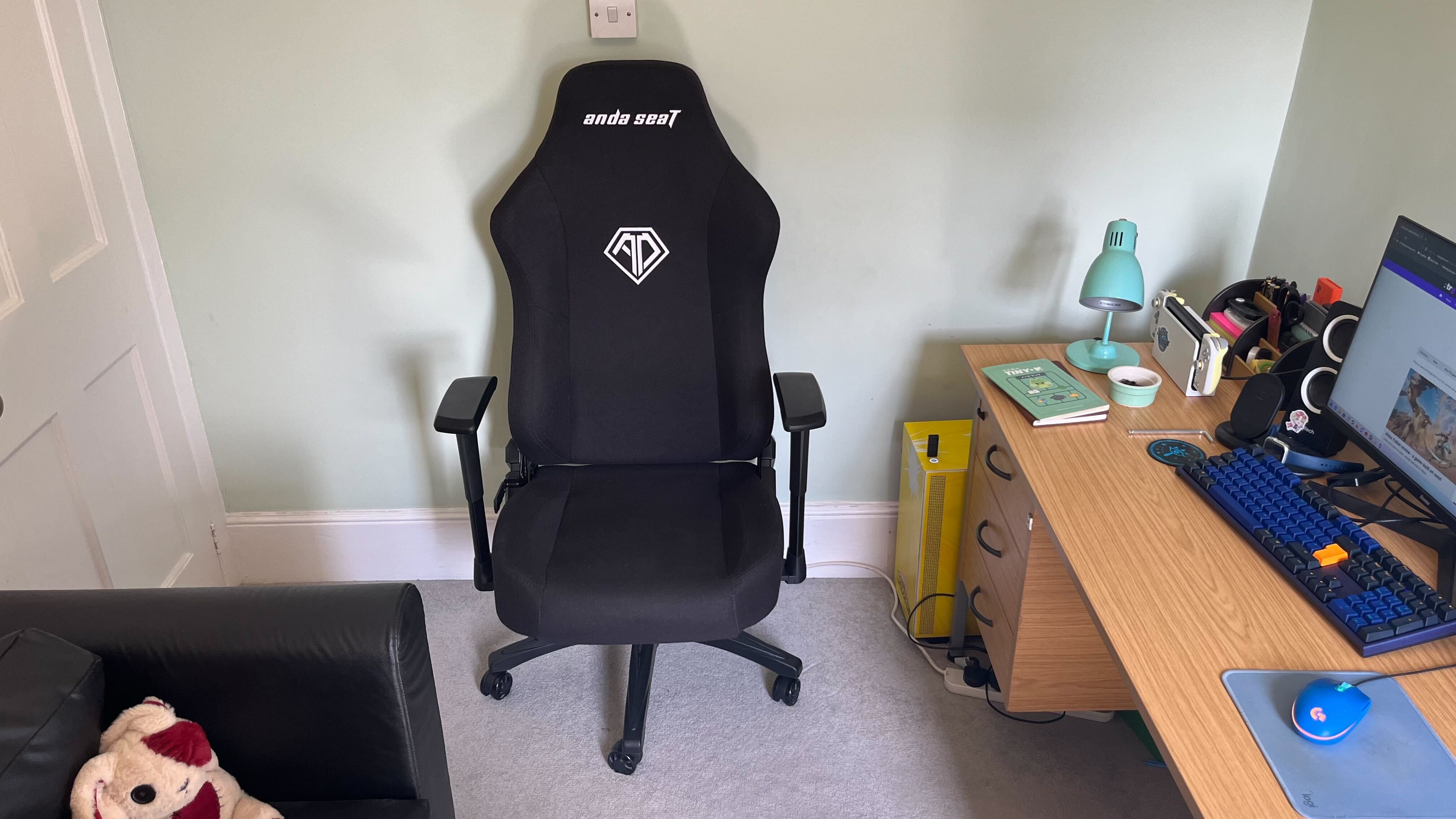 AndaSeat Phantom 3 Gaming Chair review - a great budget chair for work ...