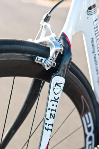 The teardrop-shaped seat stays include a slight cut-out for the rear brake caliper.