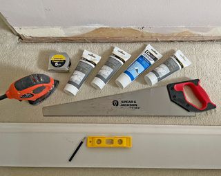 Tools for installing baseboards DIY