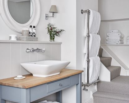 Should You Store Towels in the Bathroom? Experts Weigh In