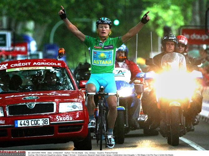 Vinokourov in 2007, winning in the green jersey