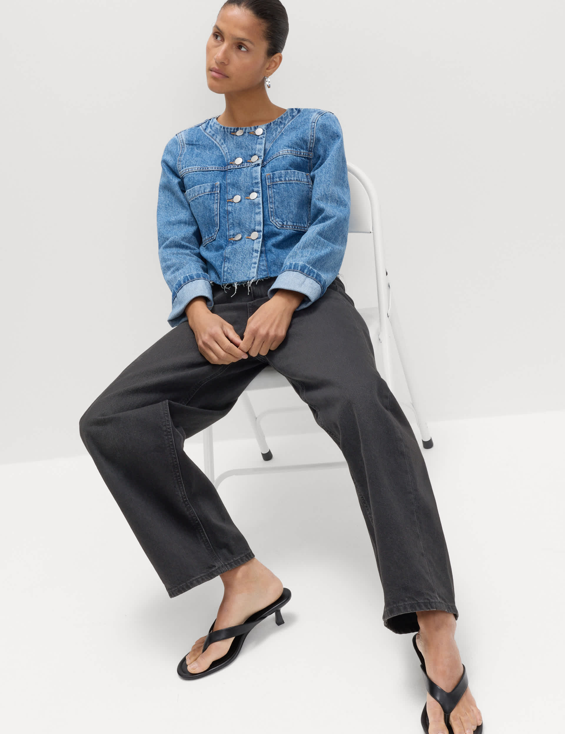 Mid Rise Barrel Jeans
