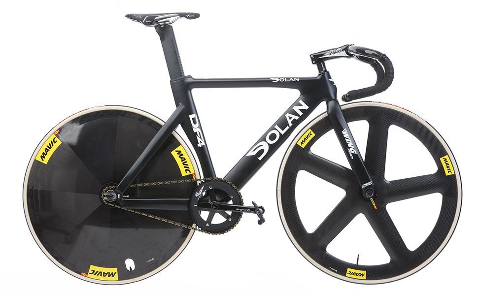 Do officiel mastermind Dolan DF4 Carbon track bike review | Cycling Weekly