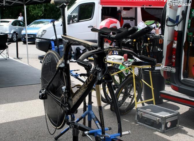 Wiggins' Pinarello Bolide on the stand