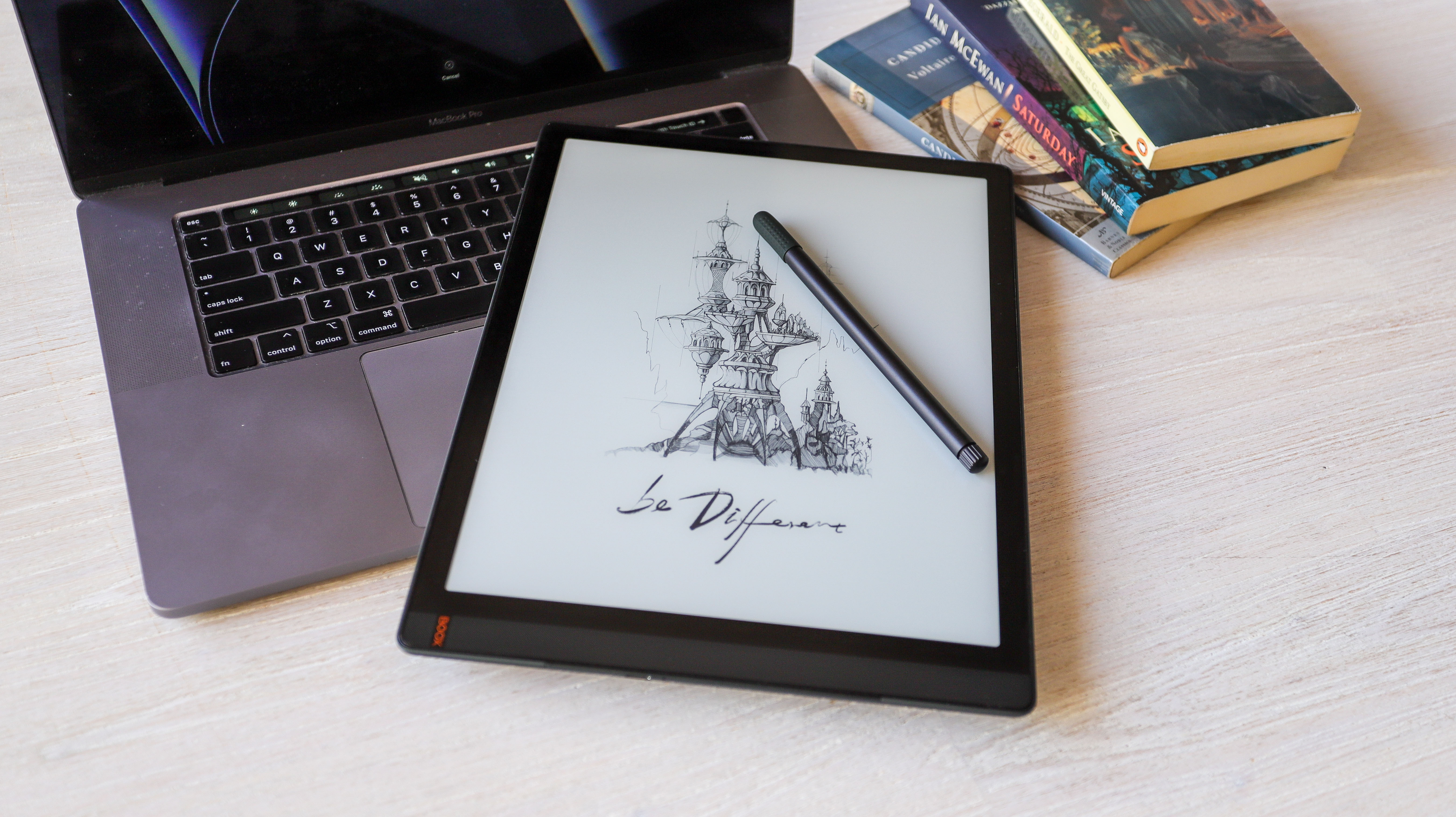 Hands on Review of the Onyx Boox Tab X - Good e-Reader