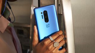 OnePlus 8 Pro vs Samsung Galaxy S20 Plus