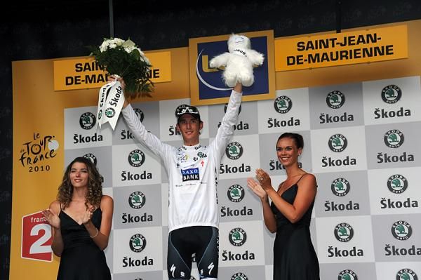 In addition to the yellow jersey, Andy Schleck (Saxo Bank) earned another white jersey as leader of the young rider classification.