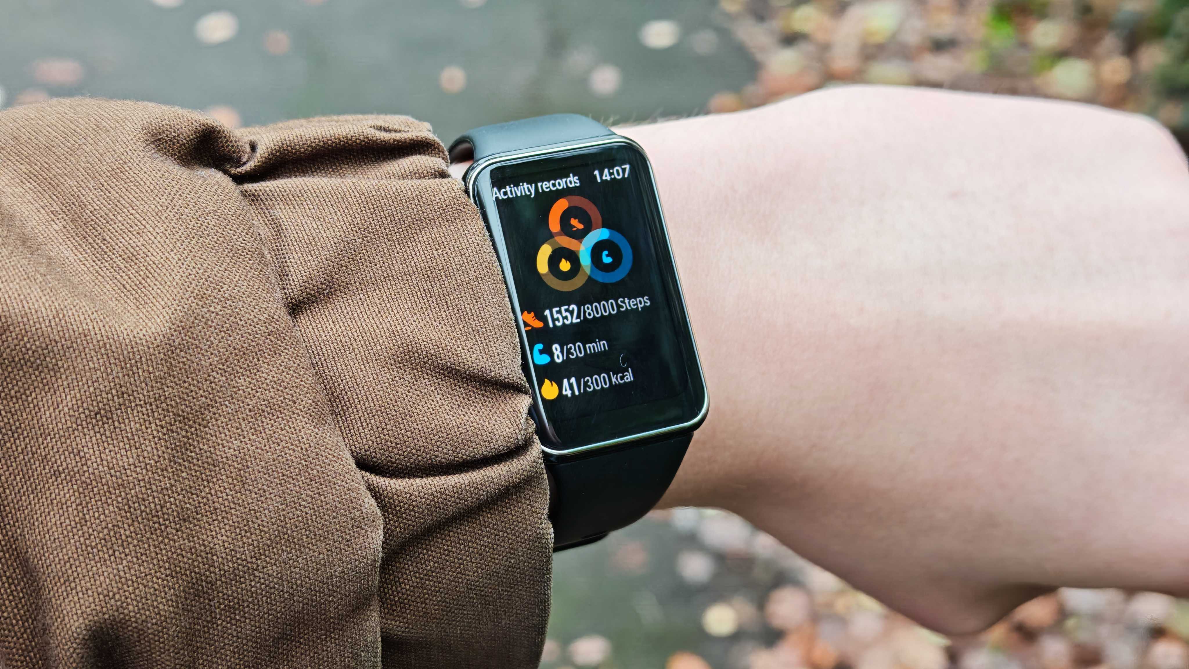 The Honor Band 10 being used outside.