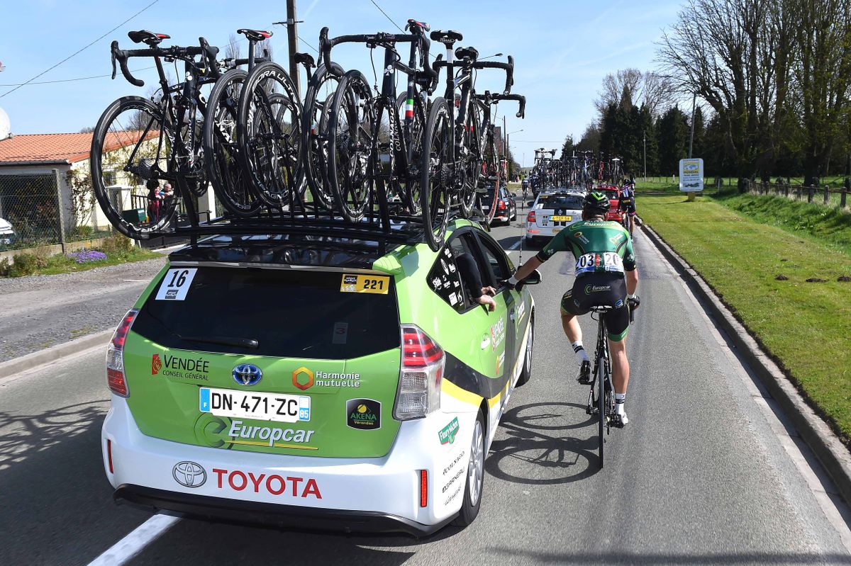 Antoine Duchesne (Europcar) drops back to the team car