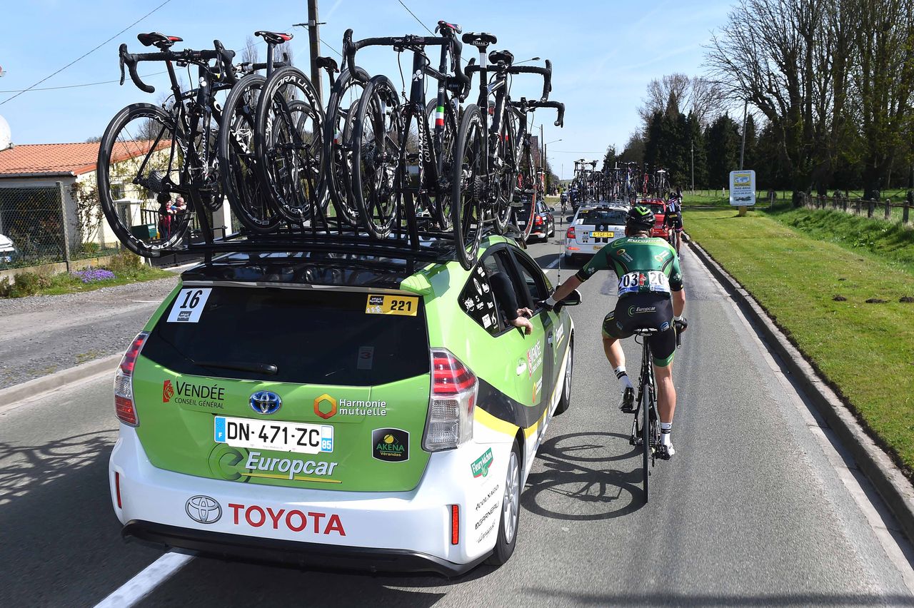 Antoine Duchesne (Europcar) drops back to the team car