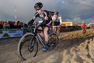 Lars van de Haar powers through a sand section.