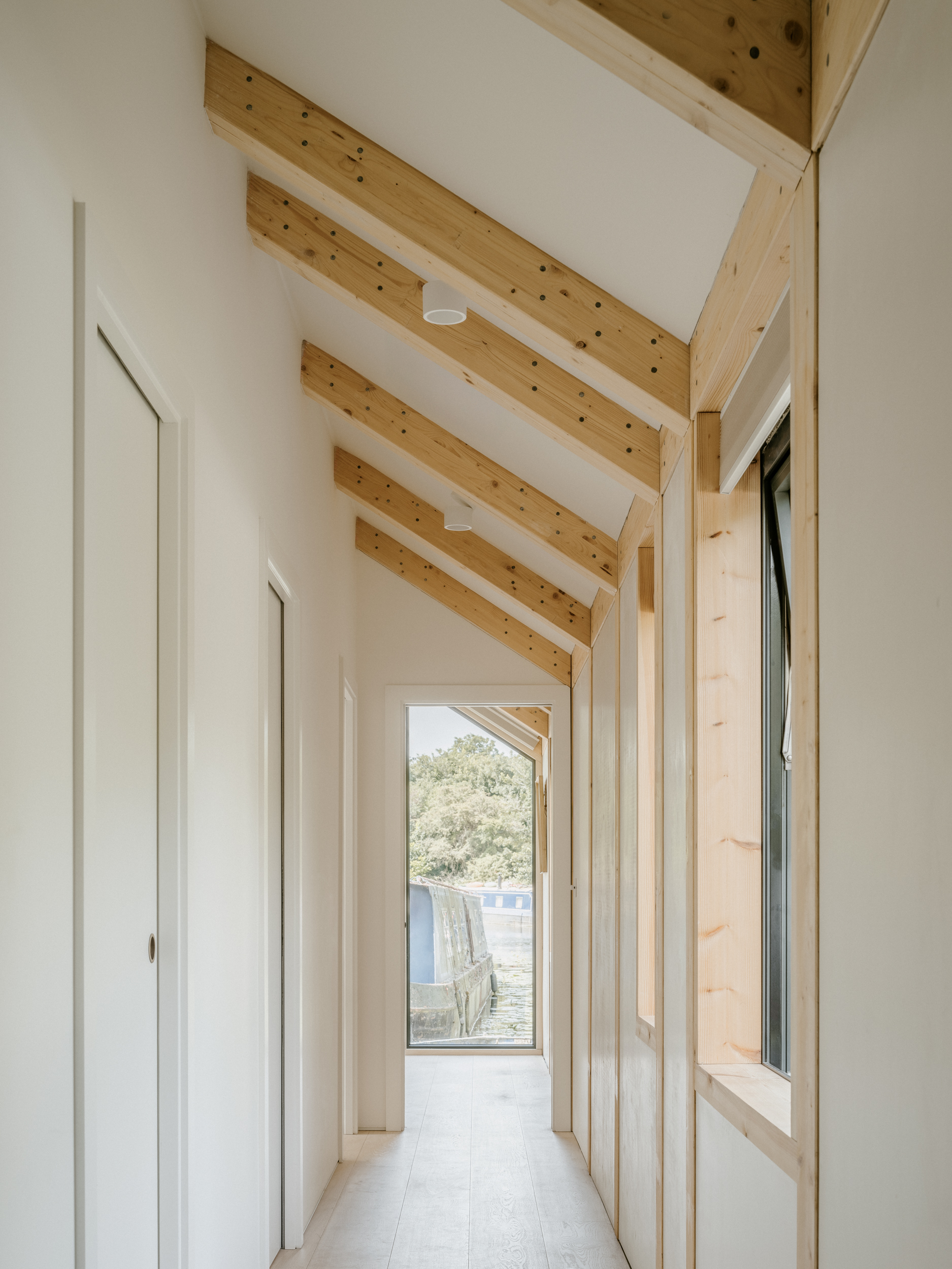 london houseboat designed by tiggcoll architects, 'the floating house'