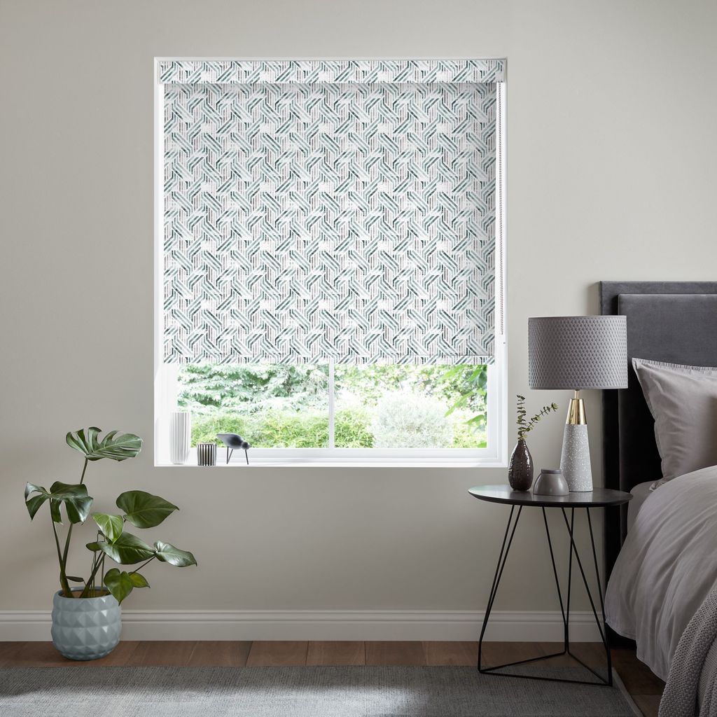 How to fix roller blinds and get them moving seamlessly | Ideal Home