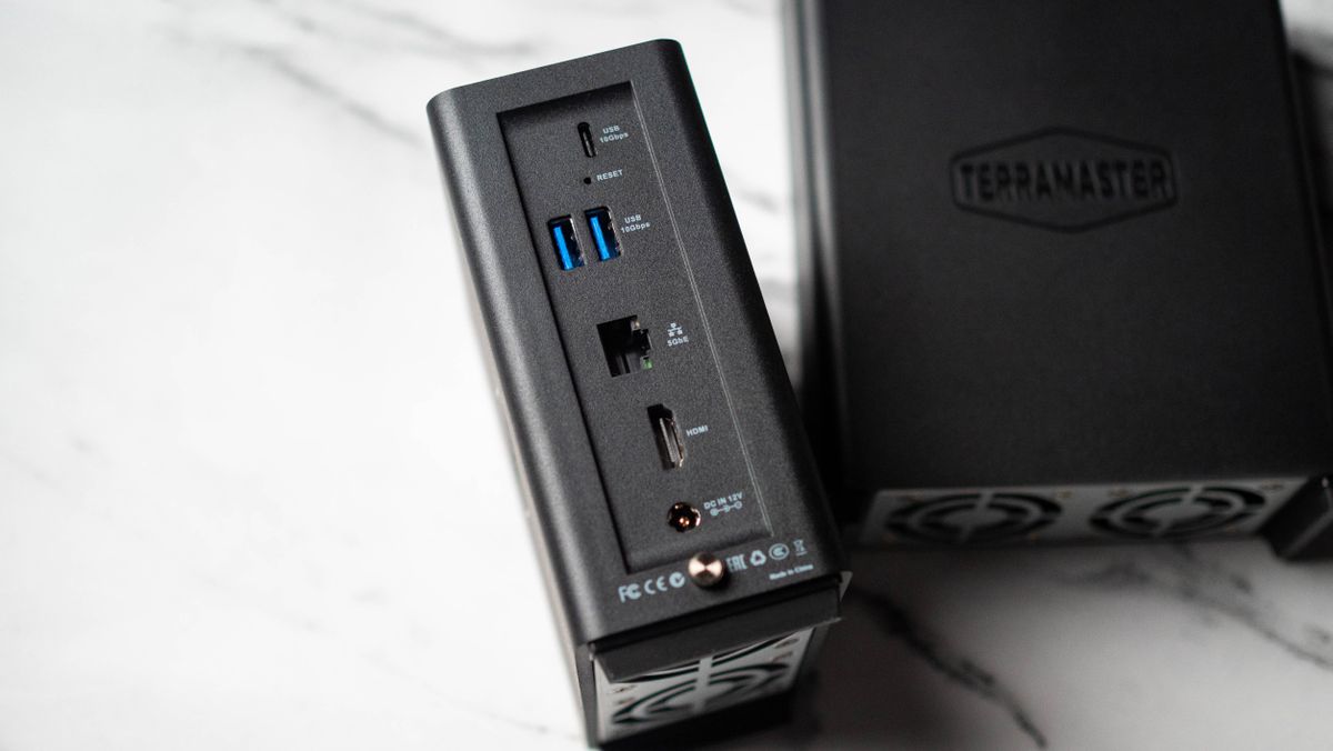 TerraMaster F4 SSD NAS review