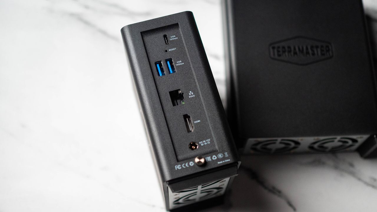 TerraMaster F4 SSD NAS review