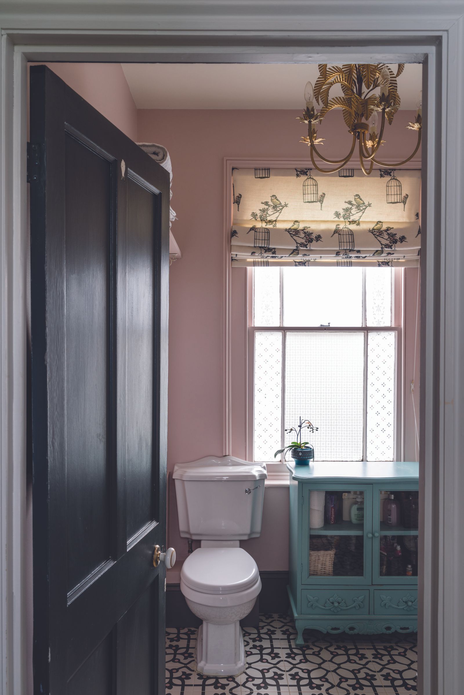 Bathroom chandelier ideas – 10 looks for decadent and luxurious ...