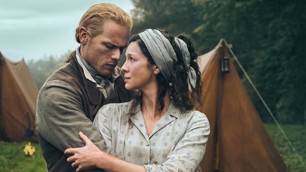 Sam Heughan (&ldquo;Jamie Fraser&rdquo;) and Caitríona Balfe (&ldquo;Claire Fraser&rdquo;) in Outlander season 7