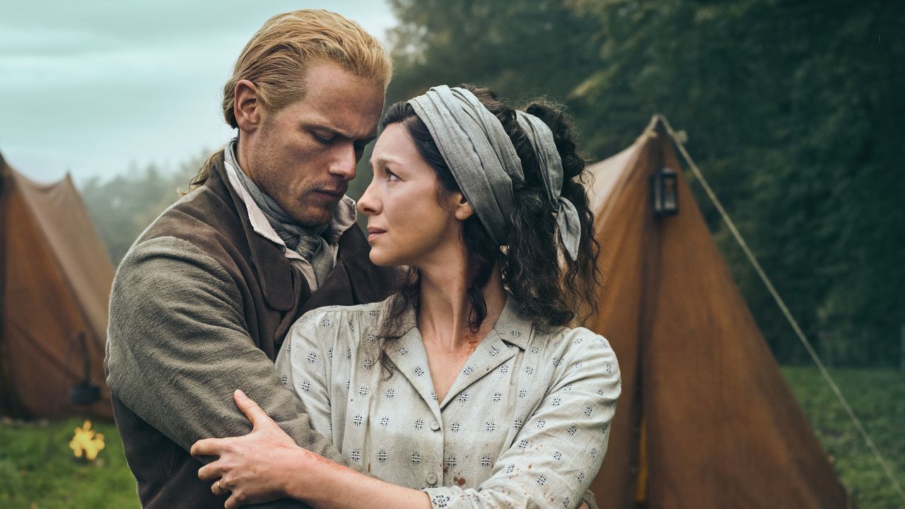 Sam Heughan (&ldquo;Jamie Fraser&rdquo;) and Caitríona Balfe (&ldquo;Claire Fraser&rdquo;) in Outlander season 7