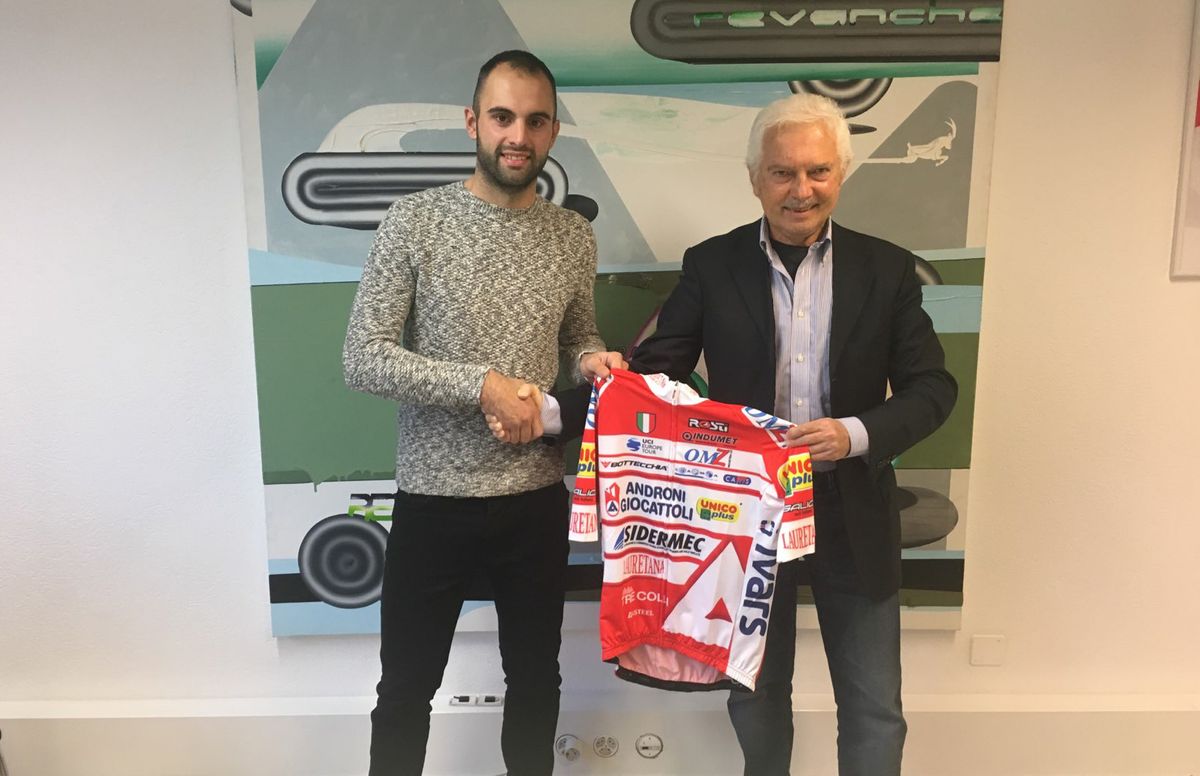 Matteo Pelucchi with Androni Giocattoli team manager Gianni Savio