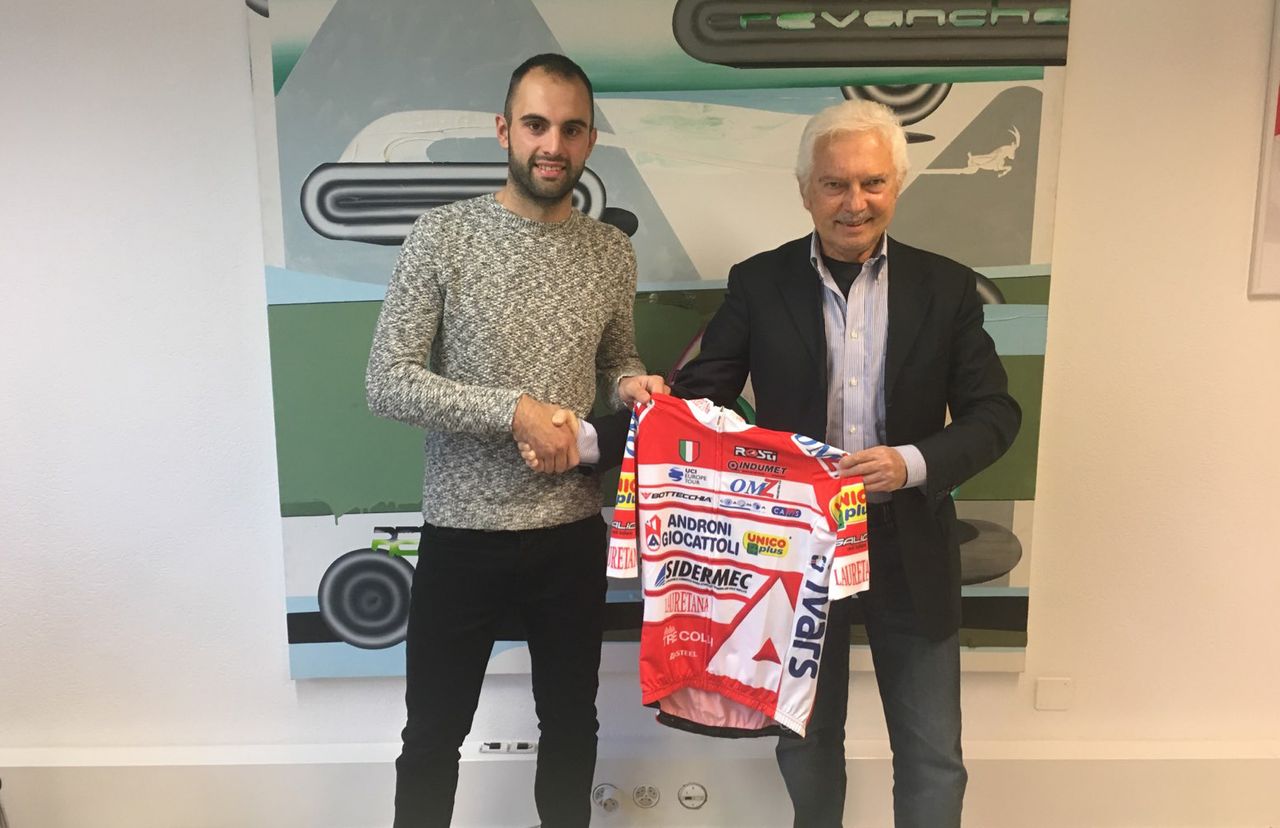 Matteo Pelucchi with Androni Giocattoli team manager Gianni Savio