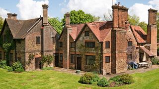 Osbrooks, Surrey country houses