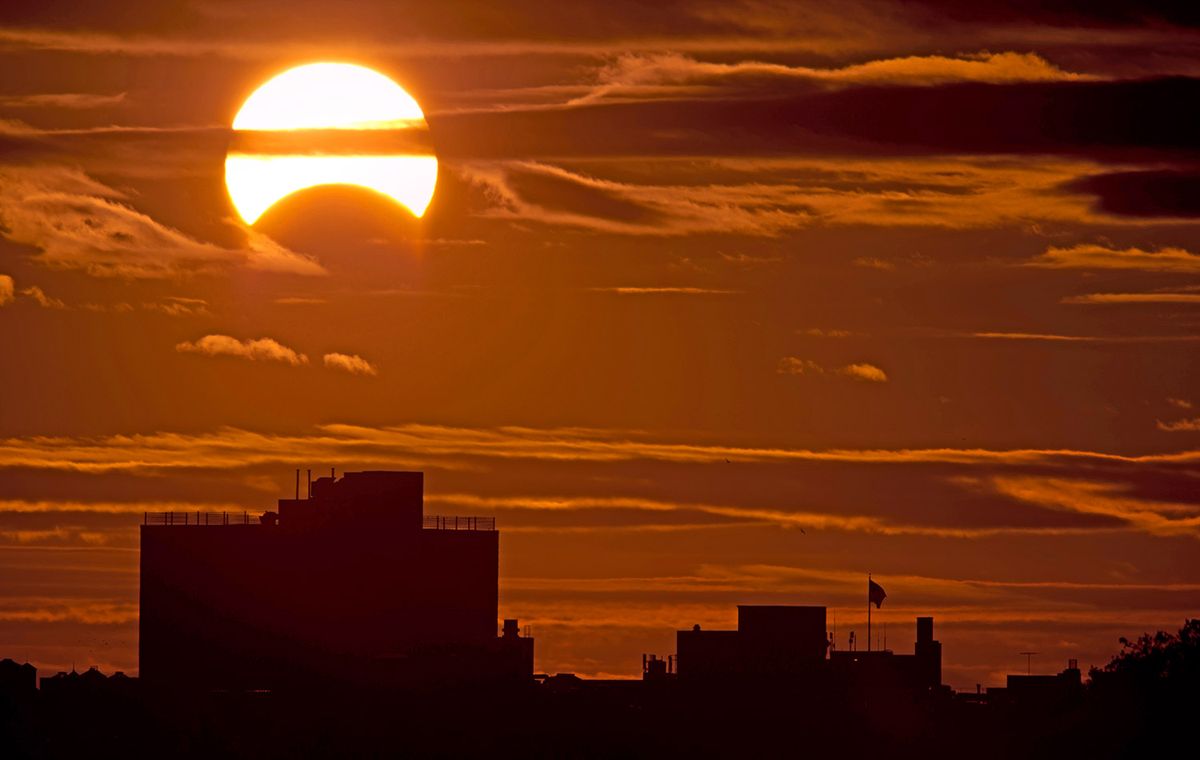 The Solar Eclipse Is Visible in NYC Today (Aug. 21), Starting at 123 p