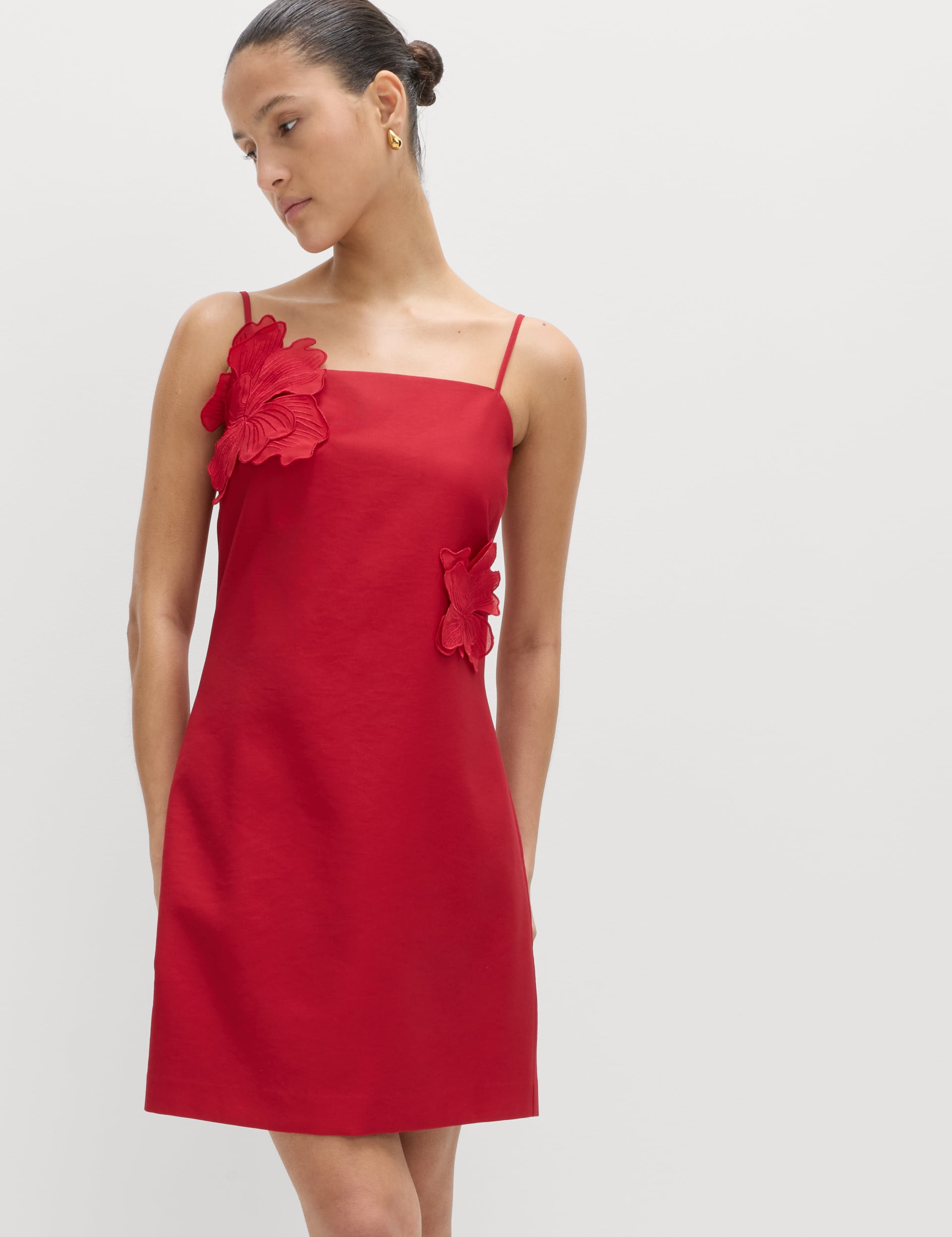 Floral Appliqu&amp;eacute; Mini Shift Dress
