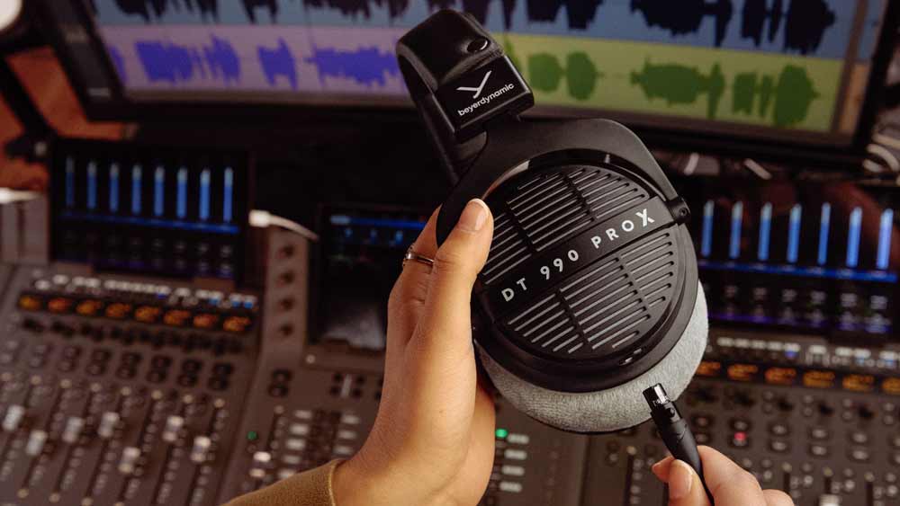 Beyerdynamic DT 990 PRO X