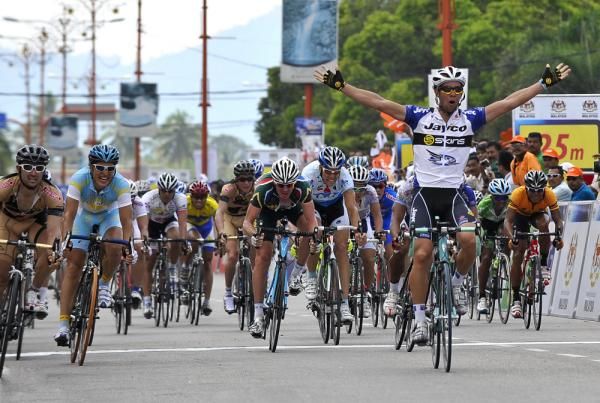 Michael Matthews (Australia) from Jayco-Skins grabbed the first place of the stage 1 TDL 2010.(raised hand)