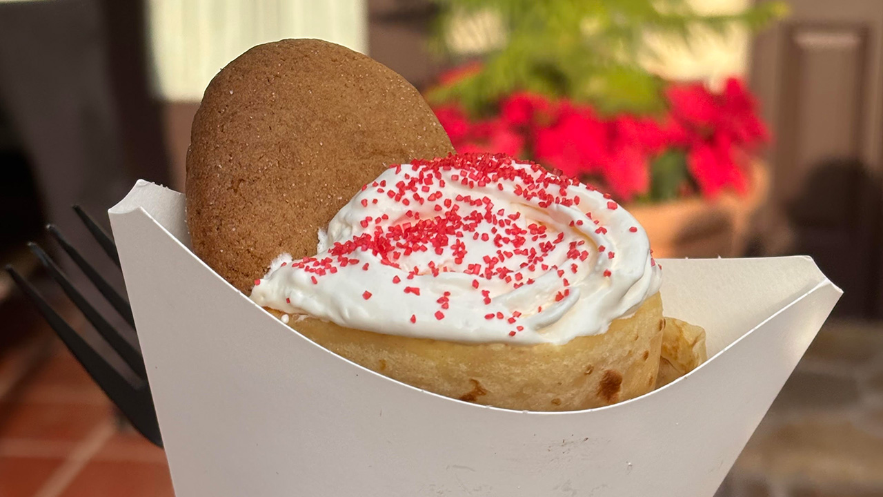 Snickerdoodle crepe with whipped creme, sprinkles, a cookie and more at Universal Orlando for Christmas 2025.