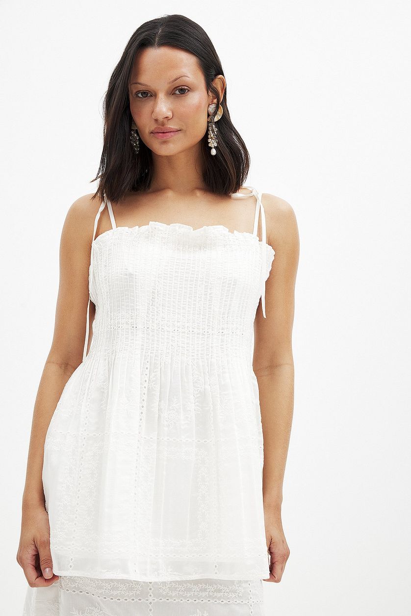 Embroidered Lace Pleated Top