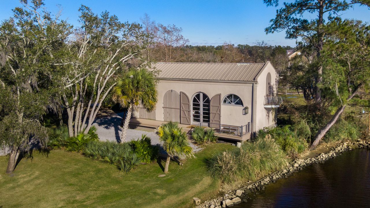 Exterior of luxury lakeside home, Louisiana