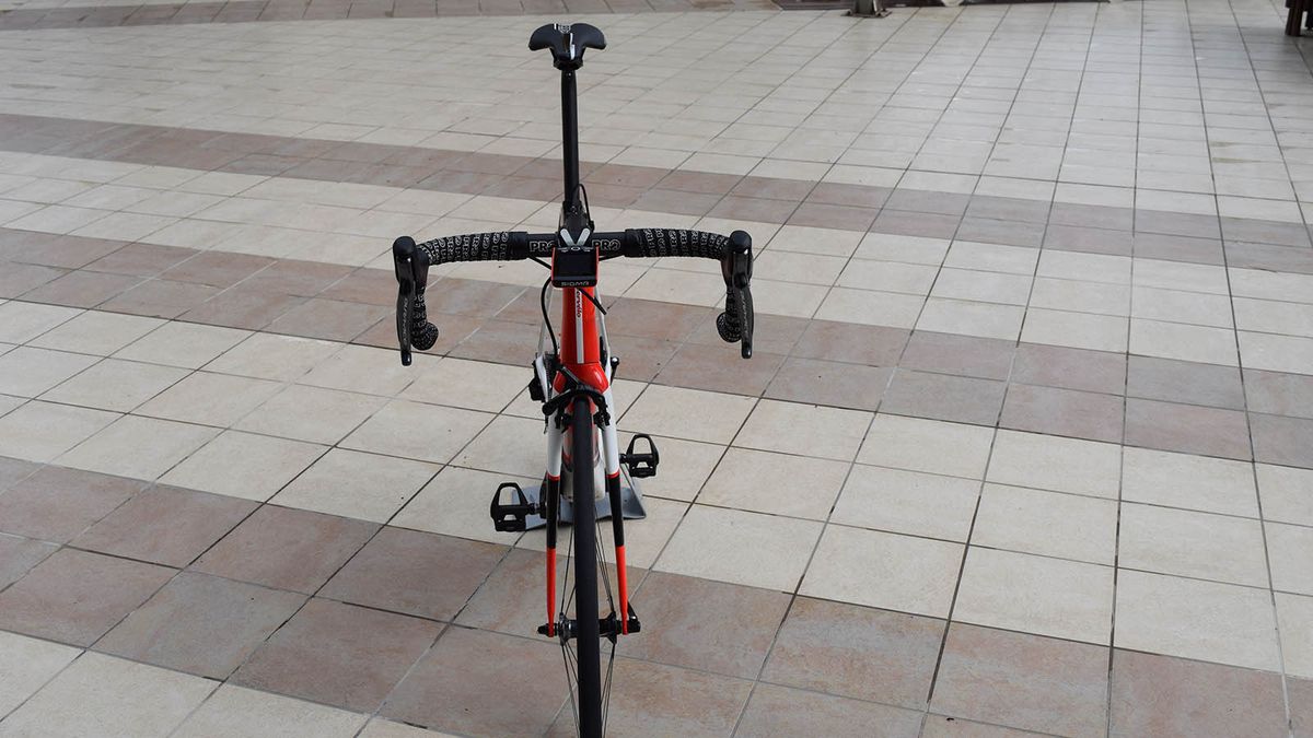 A look at the front profile of Dumoulin's Cervelo R5
