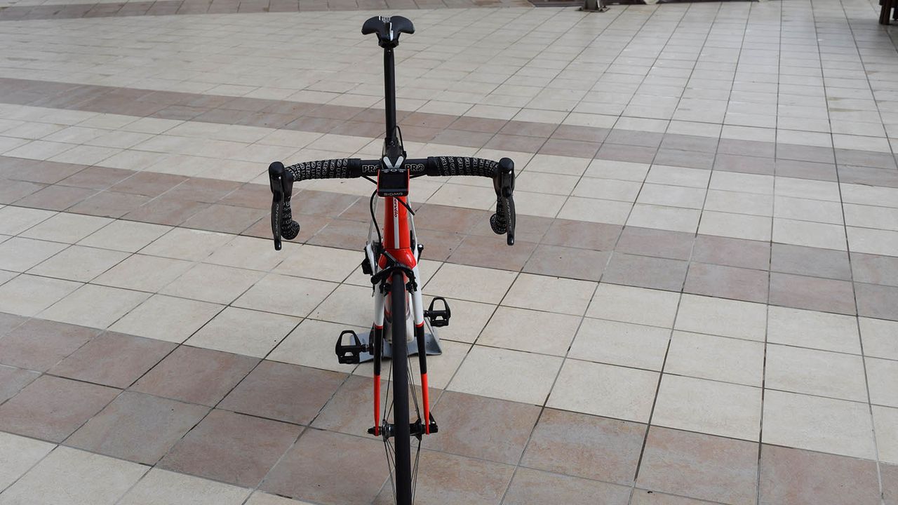 A look at the front profile of Dumoulin's Cervelo R5