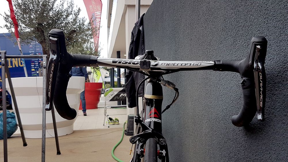 The Italian sprinter opts for Vision Metron 6D integrated handlebars