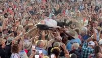 Pauline Kana crowdsurfing