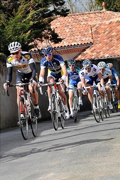 The escape group that animated the race.