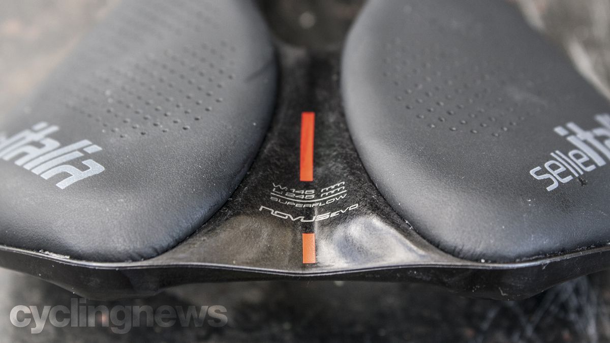 Selle Italia Novus Boost Evo Kit Carbonio Superflow saddle