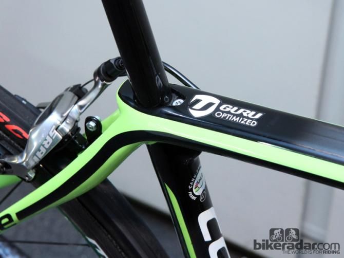 The seatpost is fixed in place with an internal wedge system