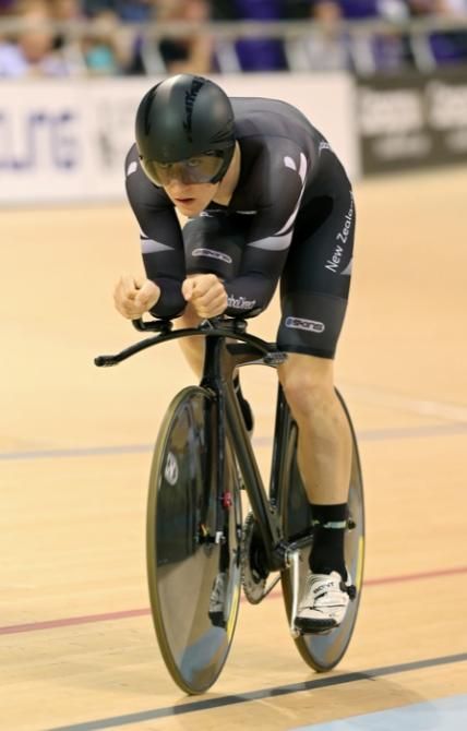 Kiwi Dylan Kennett finished 4th in individual pursuit qualification to make the bronze medal final