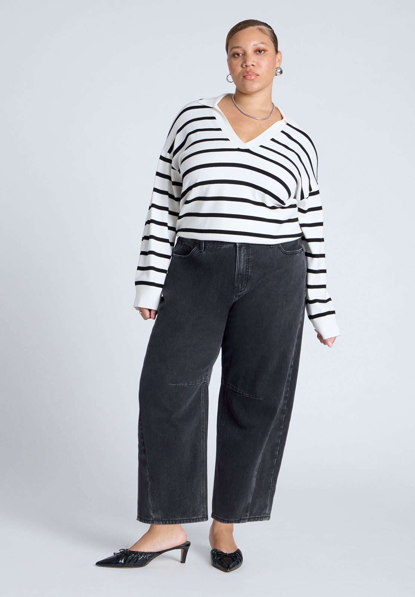 Dart Detail Barrel Leg Jean